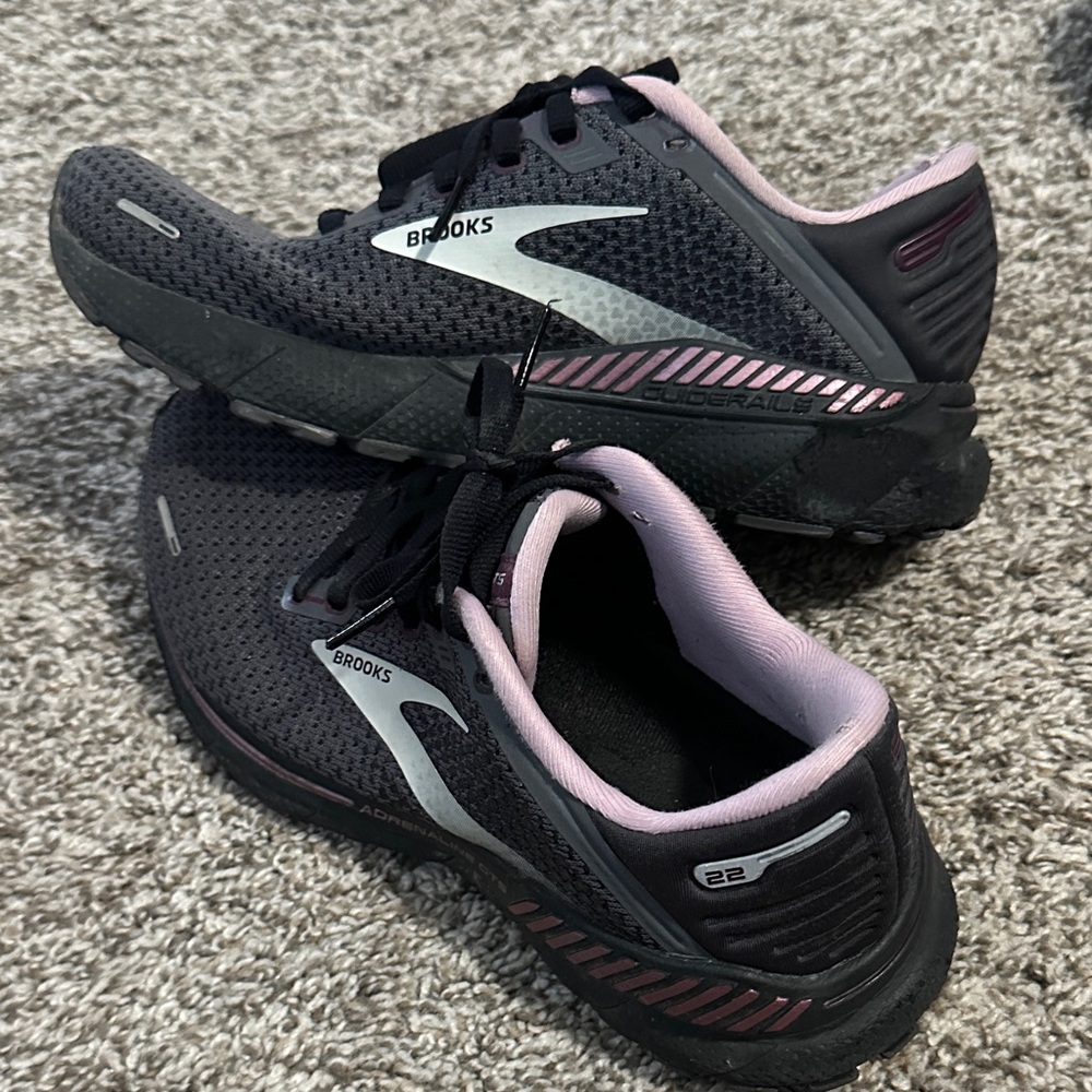 Brooks Women's Athletic Shoes - Gray and Pink